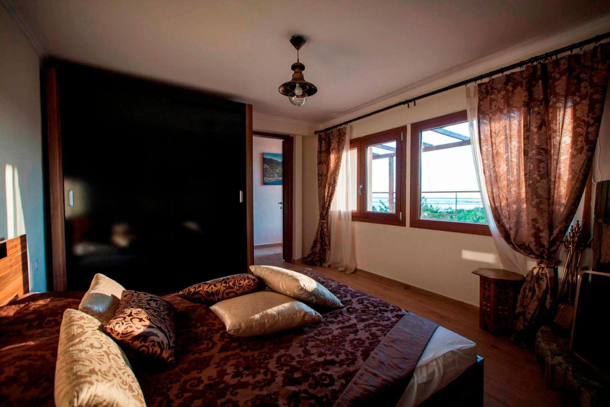 Villa Laskari Sea View เนอามูดาเนีย ภายนอก รูปภาพ