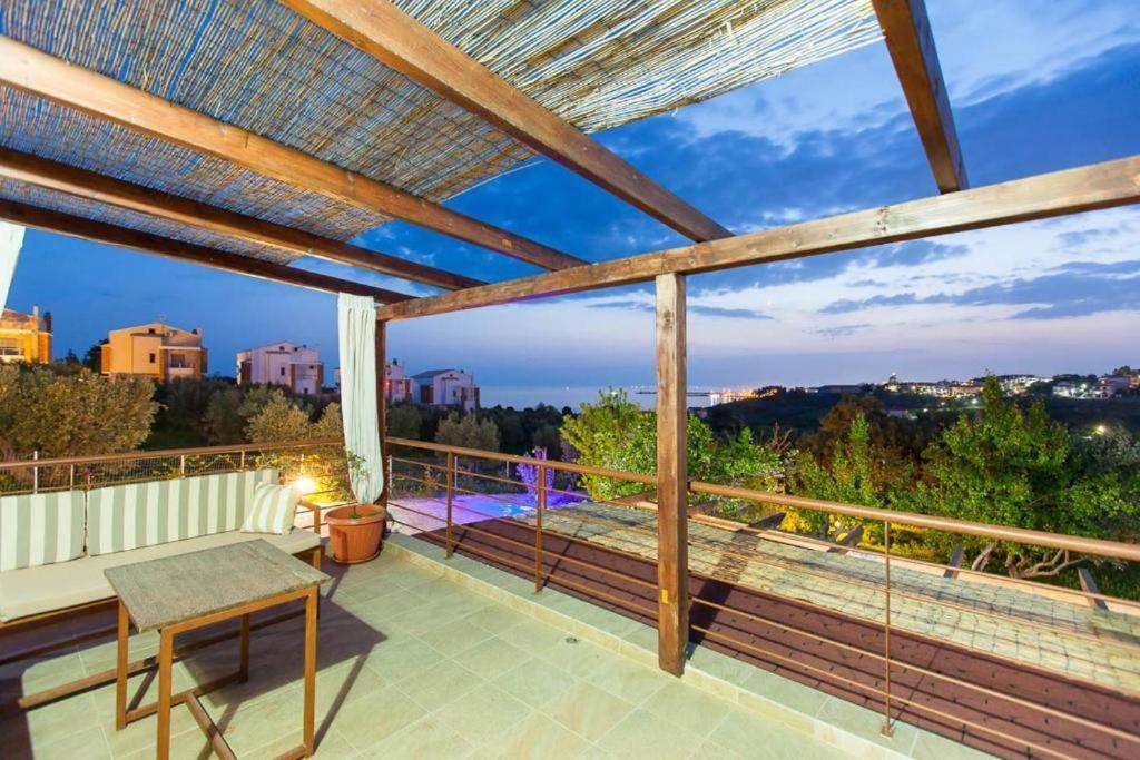 Villa Laskari Sea View เนอามูดาเนีย ภายนอก รูปภาพ